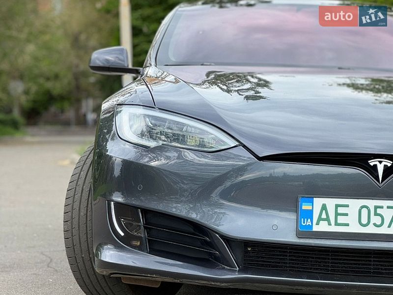 Лифтбек Tesla Model S 2018 в Кривом Роге