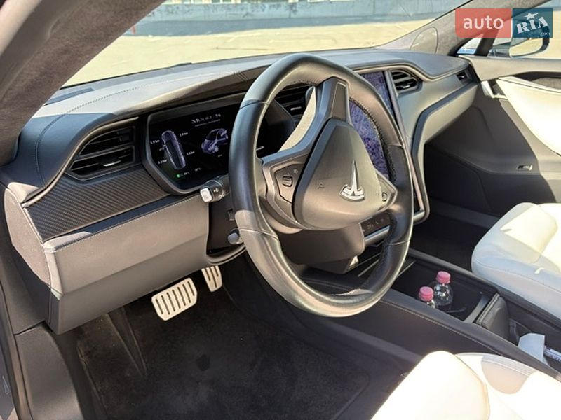 Лифтбек Tesla Model S 2020 в Киеве
