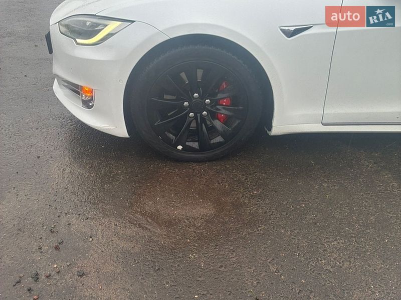 Ліфтбек Tesla Model S 2018 в Миколаєві