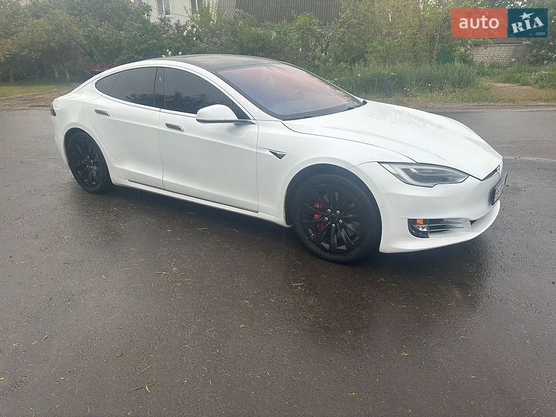 Tesla Model S 2018