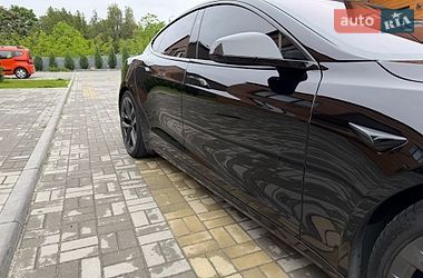 Лифтбек Tesla Model S 2021 в Днепре