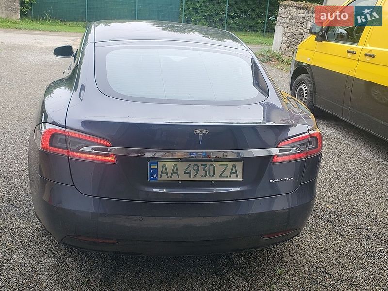 Ліфтбек Tesla Model S 2019 в Тернополі