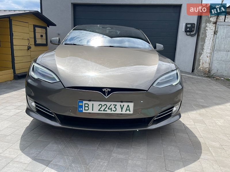 Лифтбек Tesla Model S 2016 в Полтаве фото 41 Лифтбек Tesla Model S 2016 в Полтаве