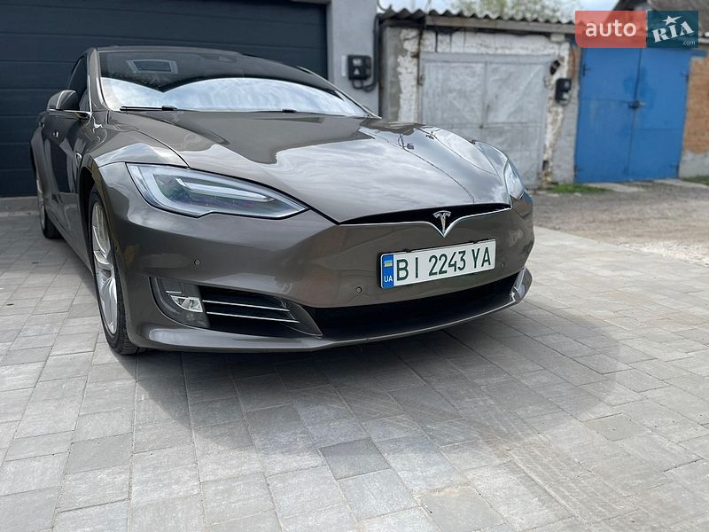 Лифтбек Tesla Model S 2016 в Полтаве фото 8 Лифтбек Tesla Model S 2016 в Полтаве