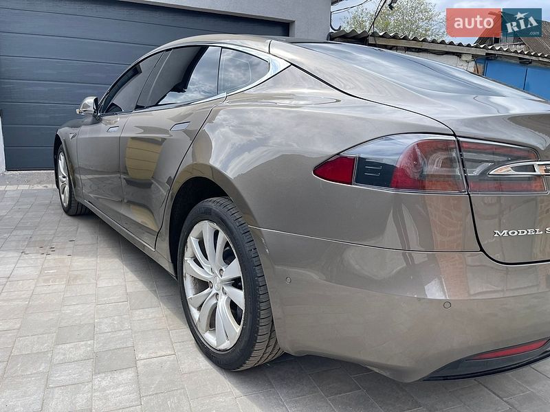 Лифтбек Tesla Model S 2016 в Полтаве фото 26 Лифтбек Tesla Model S 2016 в Полтаве