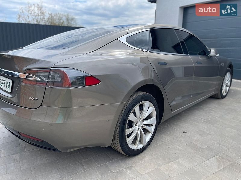 Лифтбек Tesla Model S 2016 в Полтаве фото 27 Лифтбек Tesla Model S 2016 в Полтаве