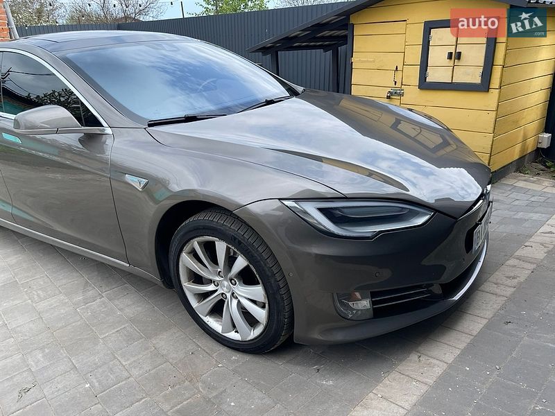 Лифтбек Tesla Model S 2016 в Полтаве фото 29 Лифтбек Tesla Model S 2016 в Полтаве