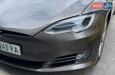 Лифтбек Tesla Model S 2016 в Полтаве фото 44 Лифтбек Tesla Model S 2016 в Полтаве
