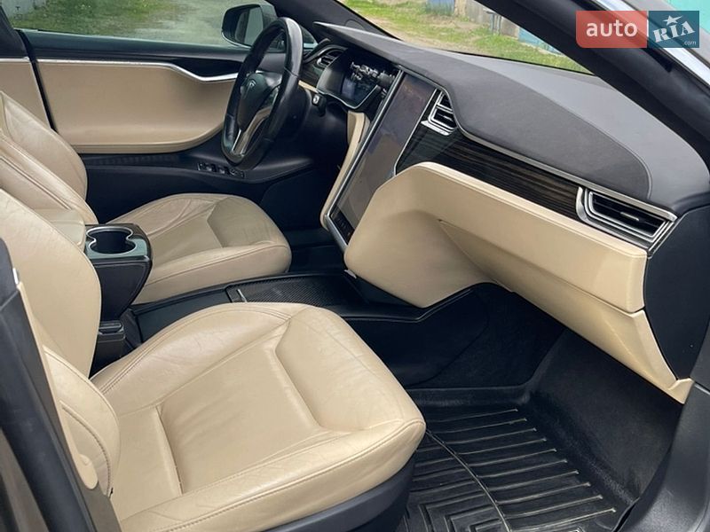 Лифтбек Tesla Model S 2016 в Полтаве фото 52 Лифтбек Tesla Model S 2016 в Полтаве