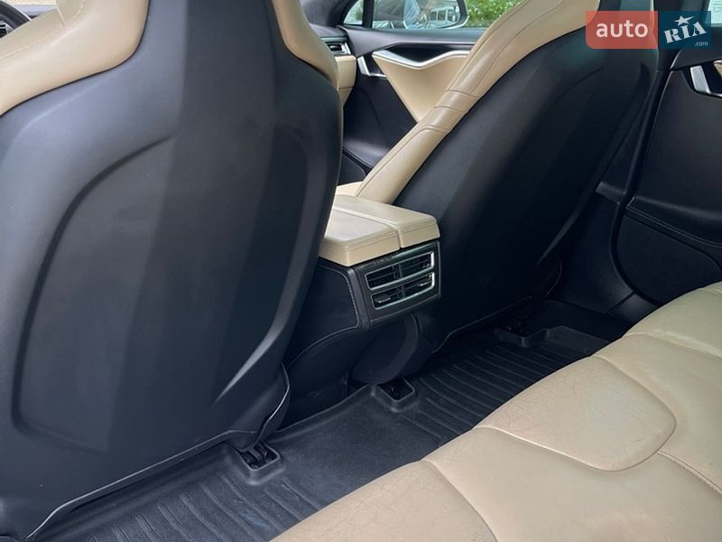 Лифтбек Tesla Model S 2016 в Полтаве фото 61 Лифтбек Tesla Model S 2016 в Полтаве