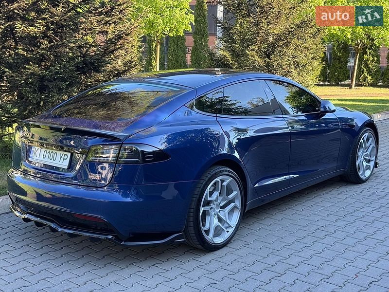Лифтбек Tesla Model S 2021 в Киеве