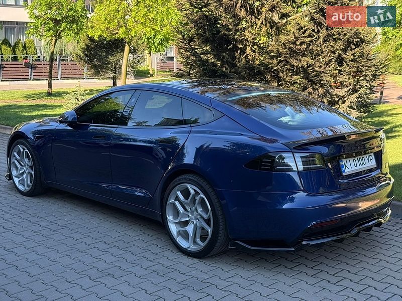Лифтбек Tesla Model S 2021 в Киеве