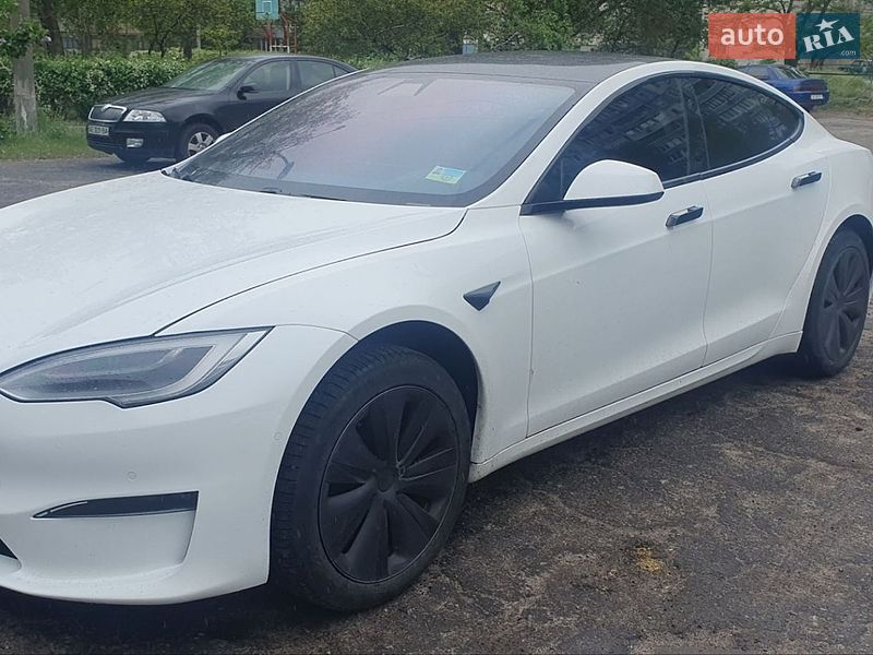 Лифтбек Tesla Model S 2021 в Каменском