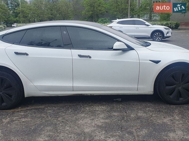 Лифтбек Tesla Model S 2021 в Каменском