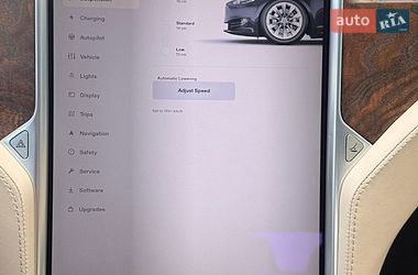 Ліфтбек Tesla Model S 2017 в Львові
