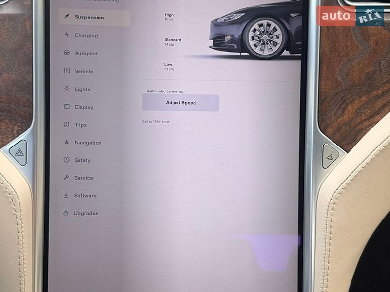 Ліфтбек Tesla Model S 2017 в Львові
