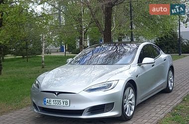 Лифтбек Tesla Model S 2016 в Кривом Роге