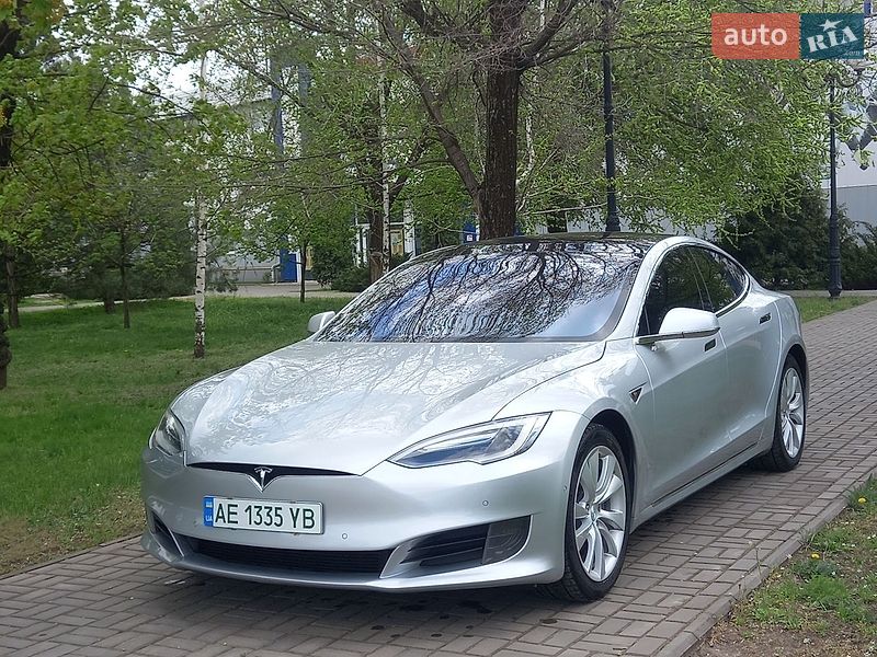 Tesla Model S 2016