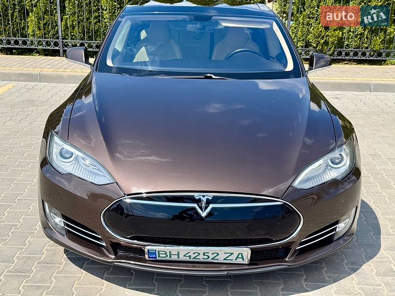 Ліфтбек Tesla Model S 2013 в Одесі фото 11 Ліфтбек Tesla Model S 2013 в Одесі