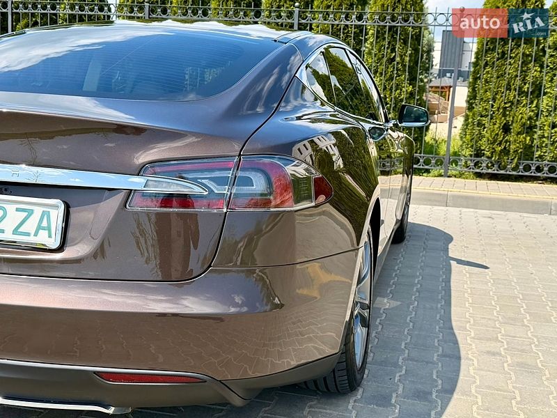 Ліфтбек Tesla Model S 2013 в Одесі фото 21 Ліфтбек Tesla Model S 2013 в Одесі