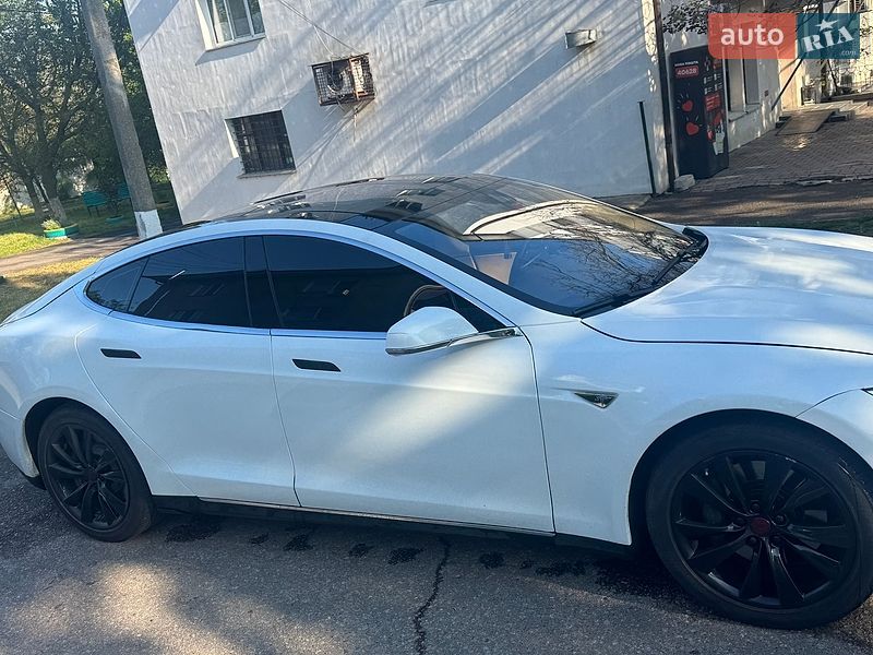 Лифтбек Tesla Model S 2014 в Одессе