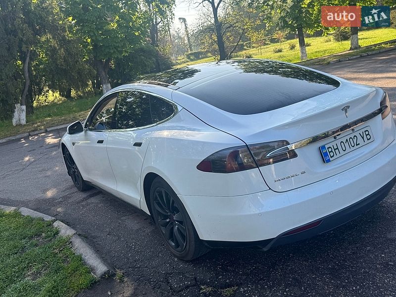 Лифтбек Tesla Model S 2014 в Одессе