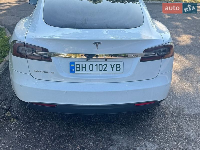 Лифтбек Tesla Model S 2014 в Одессе