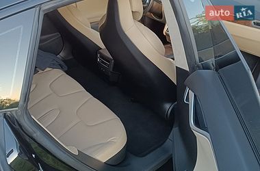 Лифтбек Tesla Model S 2017 в Львове