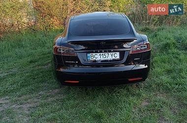 Лифтбек Tesla Model S 2017 в Львове