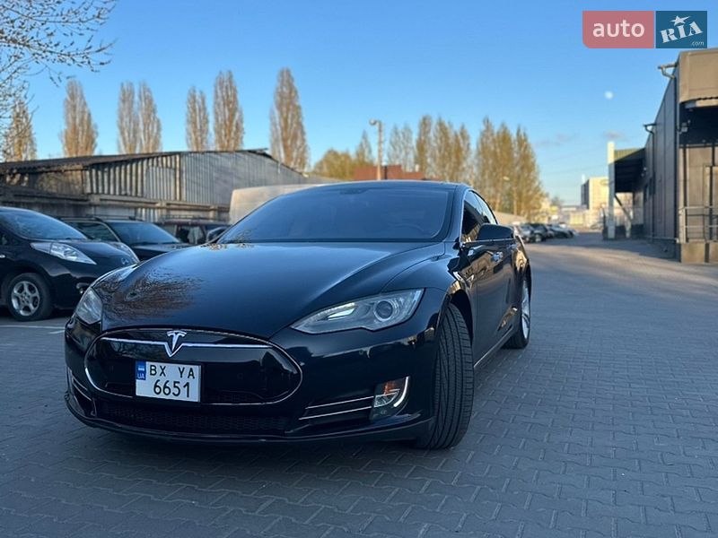 Лифтбек Tesla Model S 2014 в Хмельницком