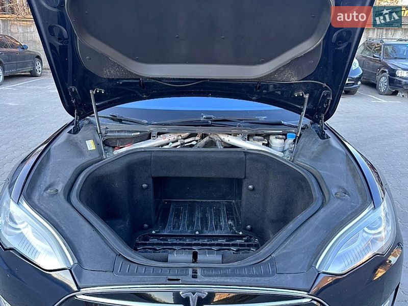 Лифтбек Tesla Model S 2014 в Хмельницком