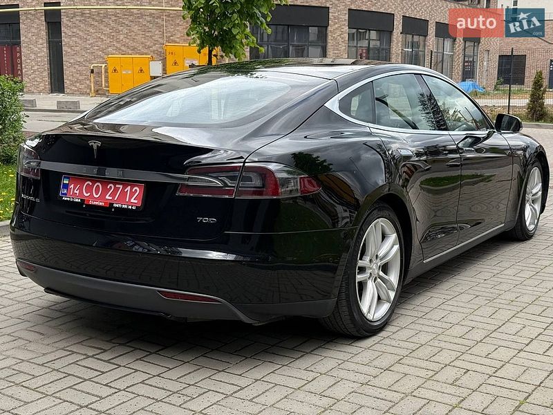 Ліфтбек Tesla Model S 2015 в Львові фото 6 Ліфтбек Tesla Model S 2015 в Львові