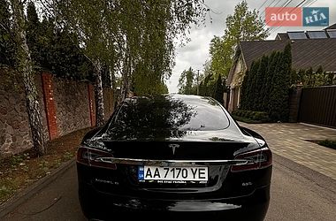 Ліфтбек Tesla Model S 2015 в Києві