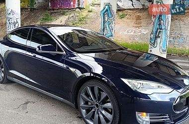 Ліфтбек Tesla Model S 2014 в Одесі