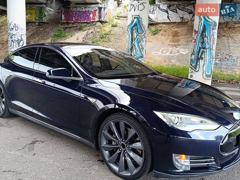 Ліфтбек Tesla Model S 2014 в Одесі