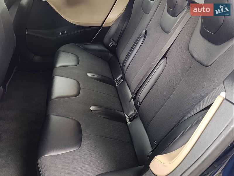 Ліфтбек Tesla Model S 2014 в Одесі