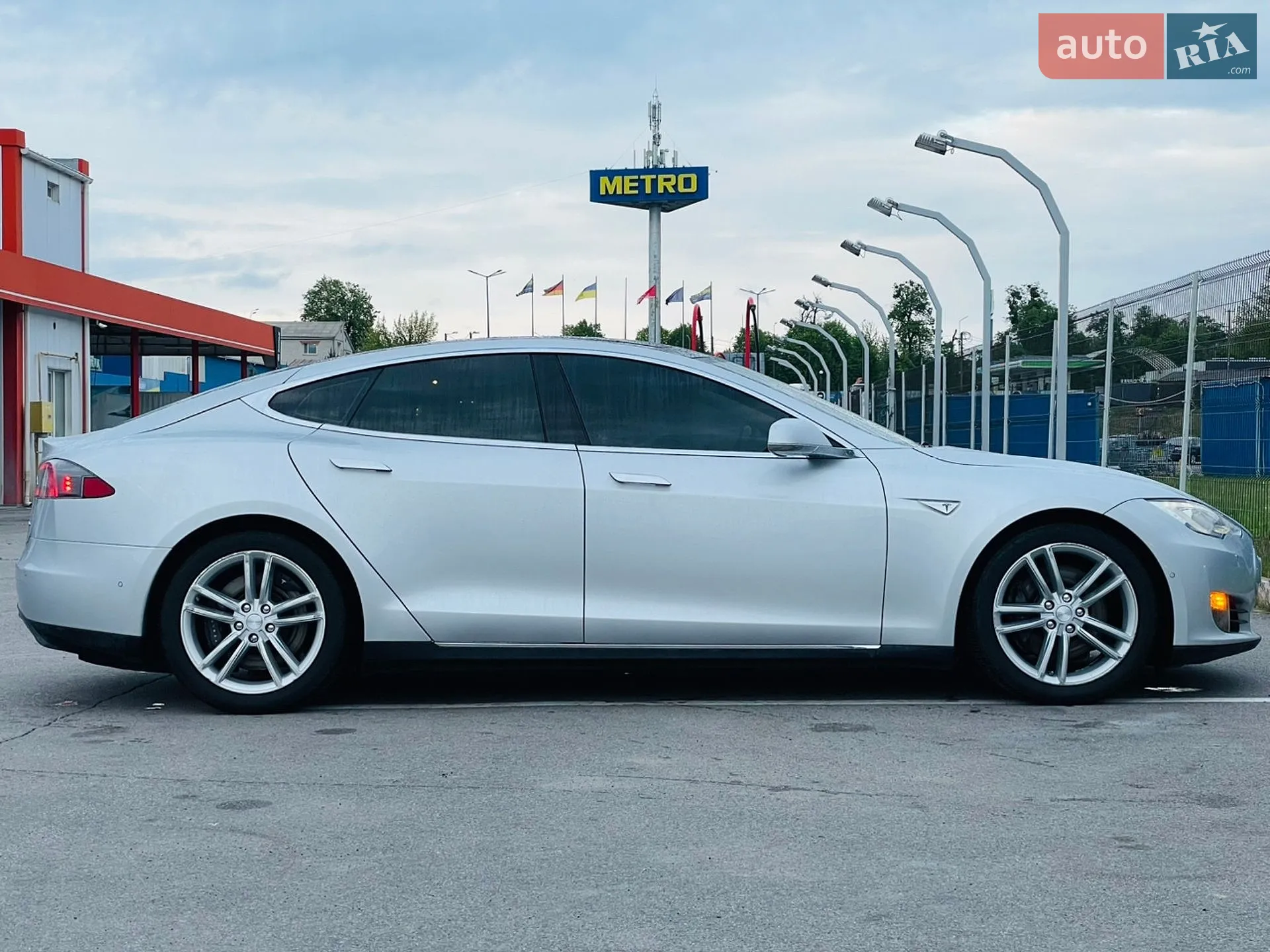 2016 Tesla Model S - мініатюра 27
