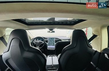 Лифтбек Tesla Model S 2016 в Виннице