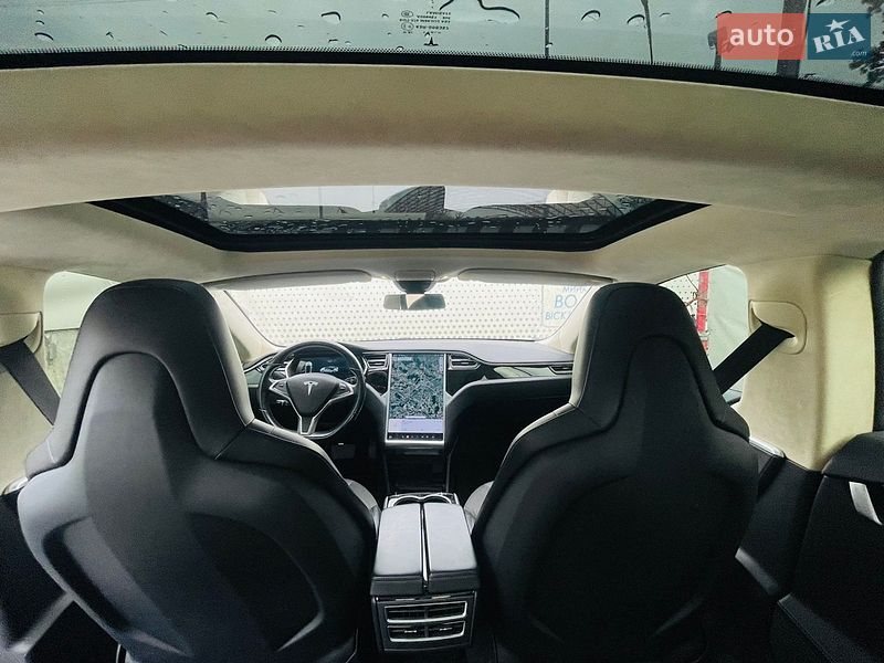 Лифтбек Tesla Model S 2016 в Виннице