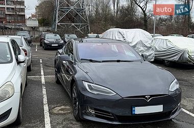 Ліфтбек Tesla Model S 2018 в Одесі