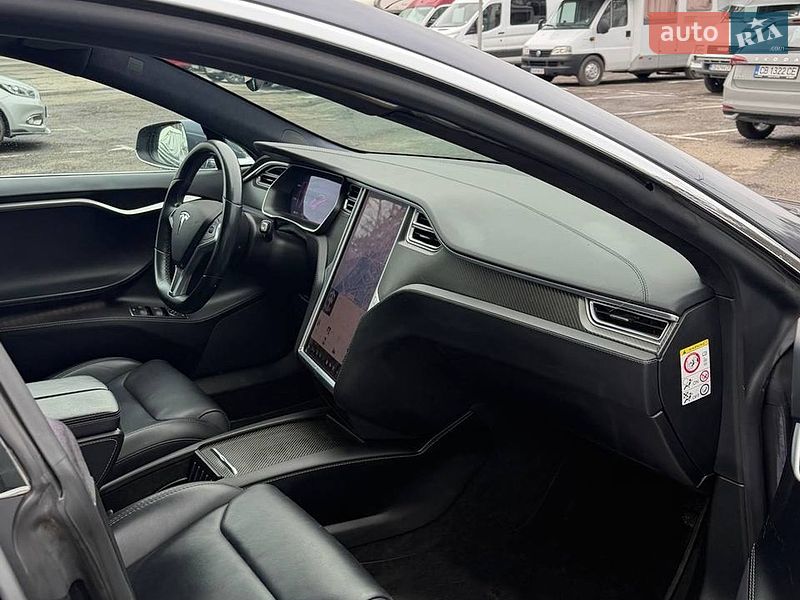 Ліфтбек Tesla Model S 2018 в Одесі