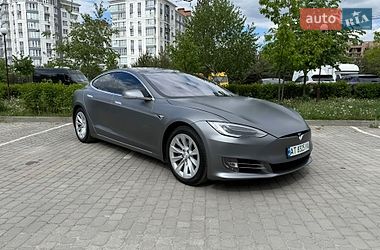 Ліфтбек Tesla Model S 2017 в Івано-Франківську