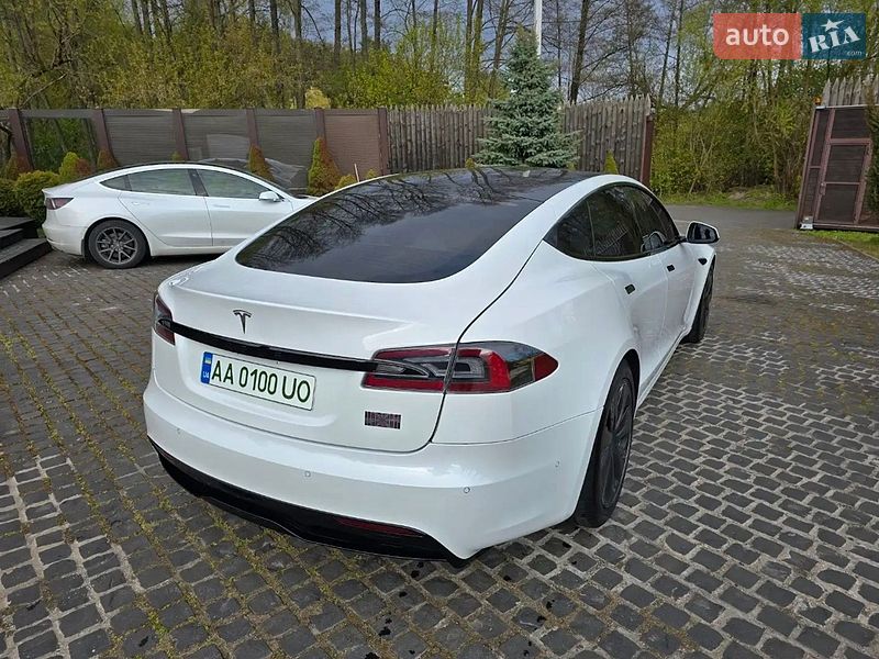 Ліфтбек Tesla Model S 2022 в Бучі