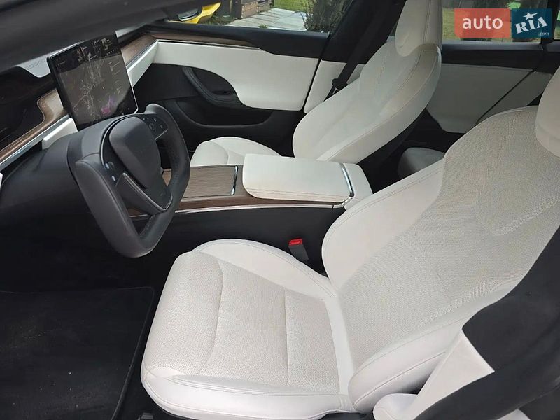 Ліфтбек Tesla Model S 2022 в Бучі