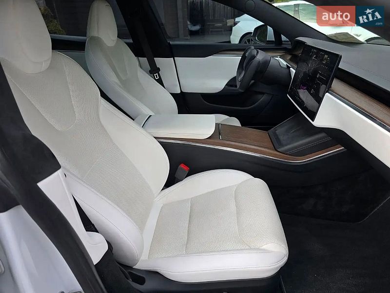 Ліфтбек Tesla Model S 2022 в Бучі