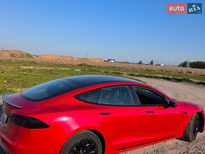 Лифтбек Tesla Model S 2018 в Виннице