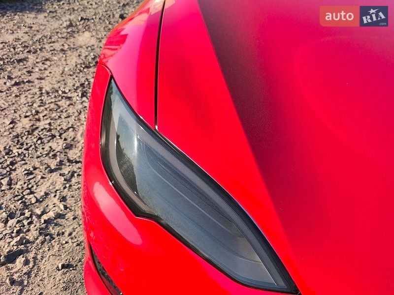 Лифтбек Tesla Model S 2018 в Виннице