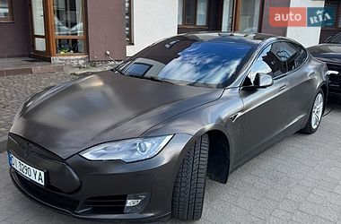 Лифтбек Tesla Model S 2014 в Львове