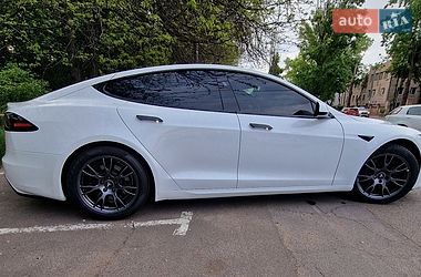 Ліфтбек Tesla Model S 2023 в Одесі