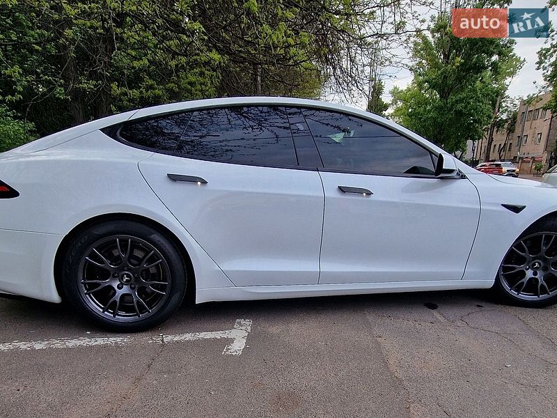 Ліфтбек Tesla Model S 2023 в Одесі